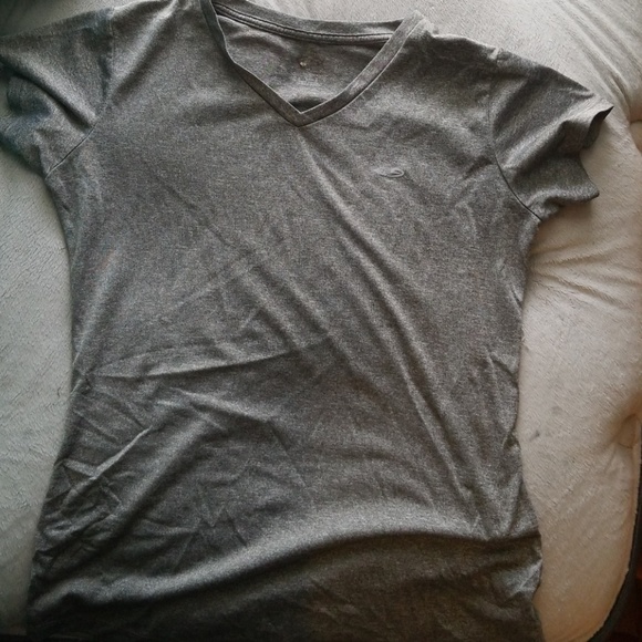 workout shirt - Picture 1 of 2